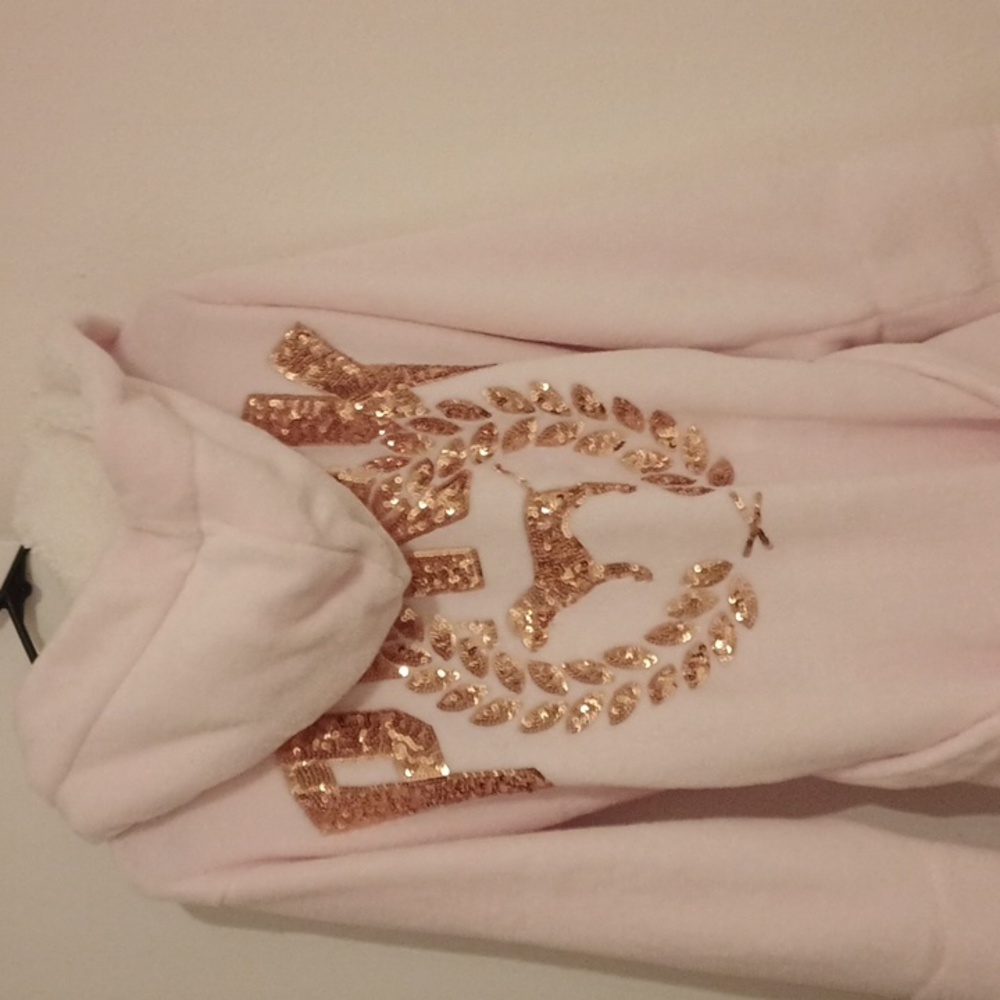 PINK Robe - Picture 1 of 4